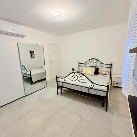 Casa Antoleo - Borgo Casale Centro ゲストハウス 4*